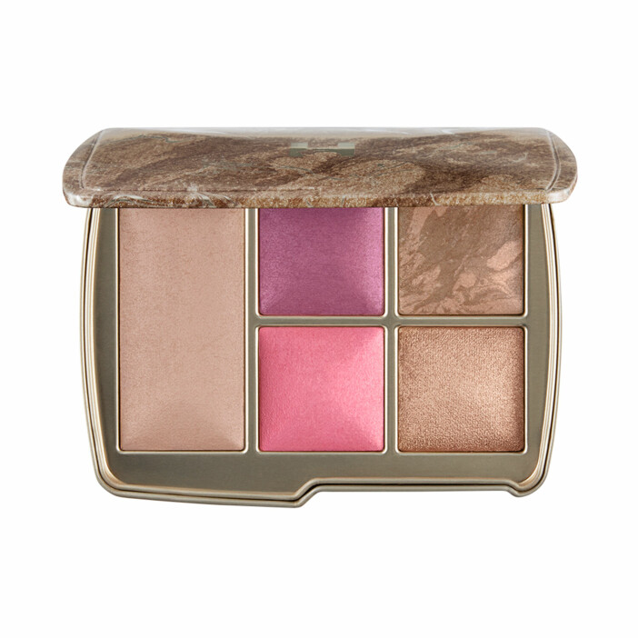 Ambient lighting edit limited edition palette, 1 000 kr, Hourglass. Klicka på bilden för att komma direkt till produkten.