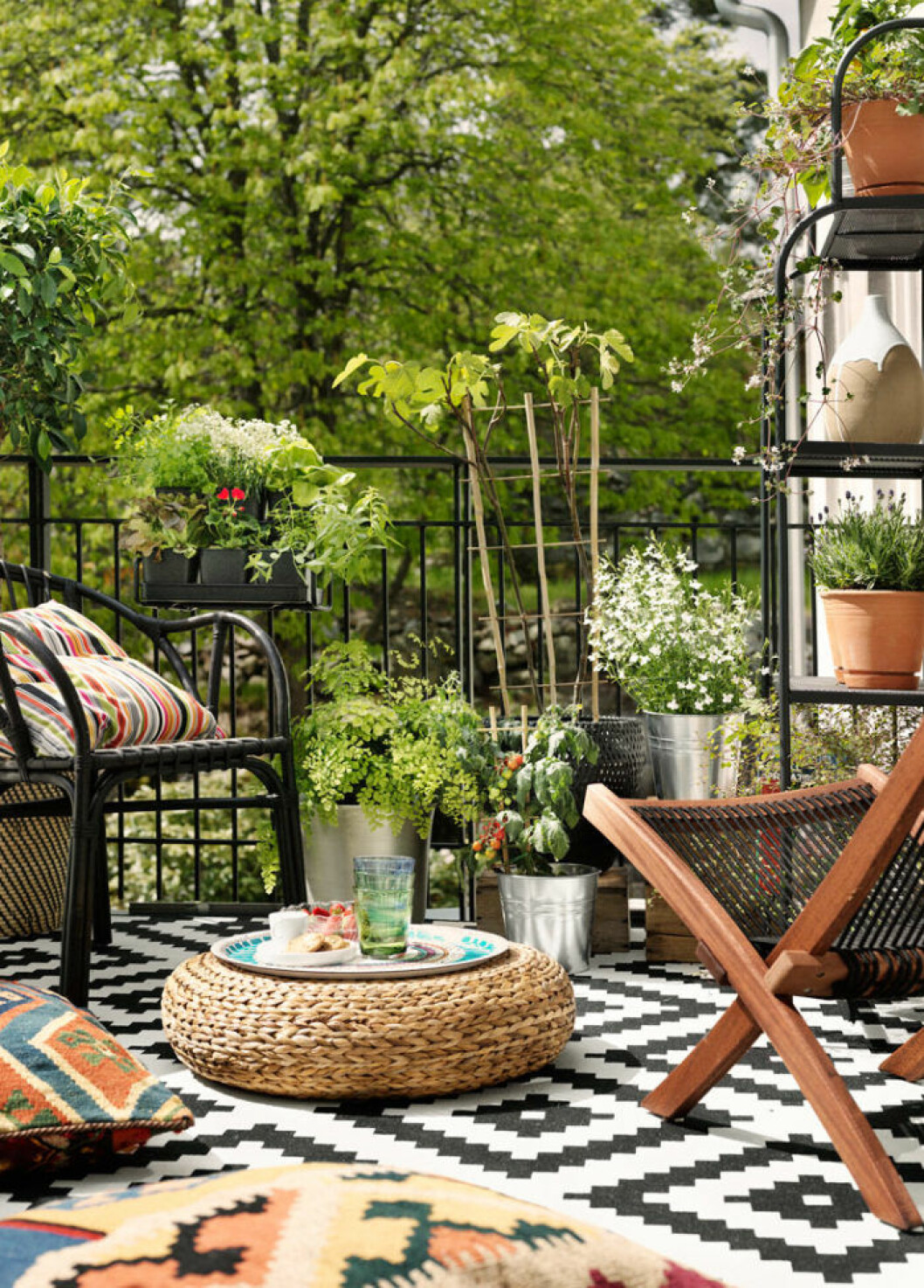 Summer balcony inspiration. 