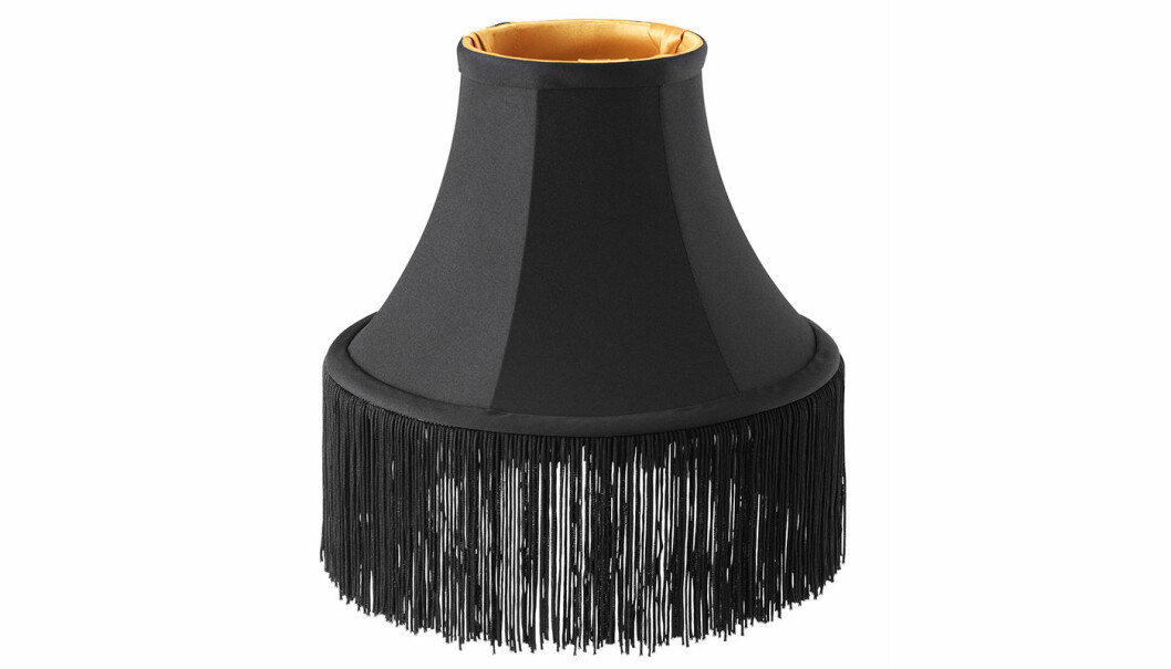 Svart lampskärm från Bea Åkerlunds kollektion för Ikea.