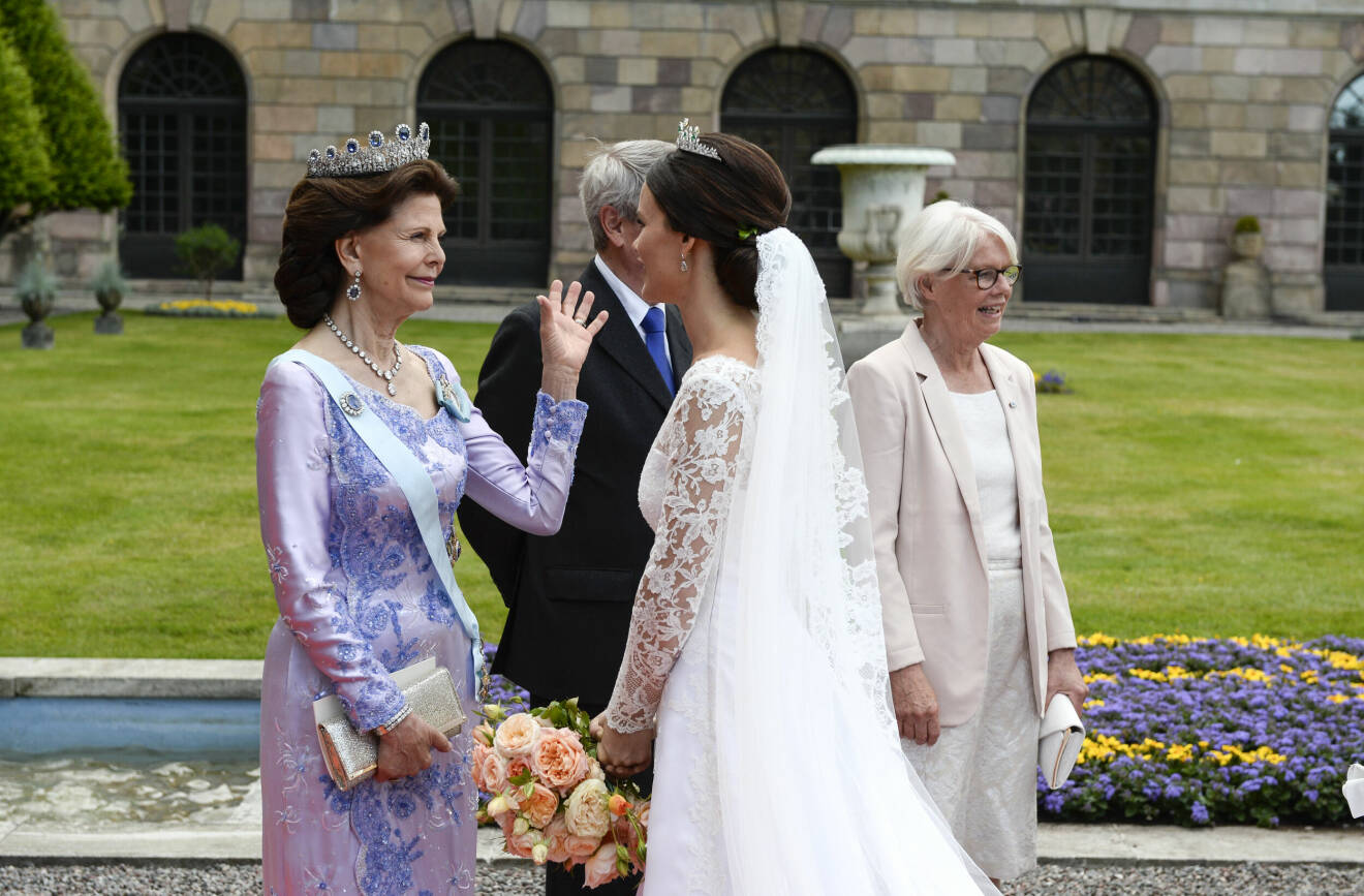 Drottning Silvia vid prinsbröllopet 2015.
