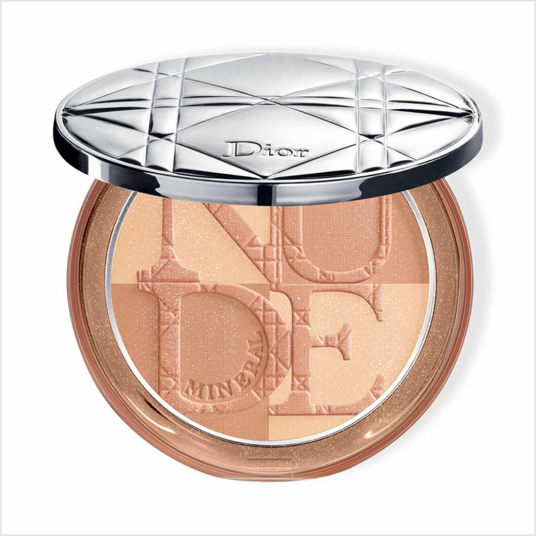 Diors Diorskin Mineral nude bronz powder är sommarens lyxigaste bronz! Klicka på bilden och kom direkt till produkten. Diors Diorskin Mineral nude bronz powder