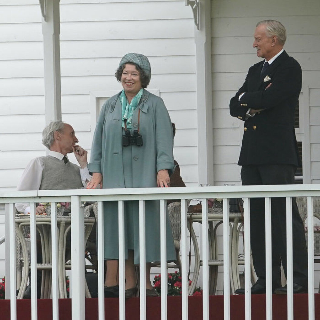 Marion Bailey i rollen som drottningmodern. Marion Bailey I The Crown säsong tre