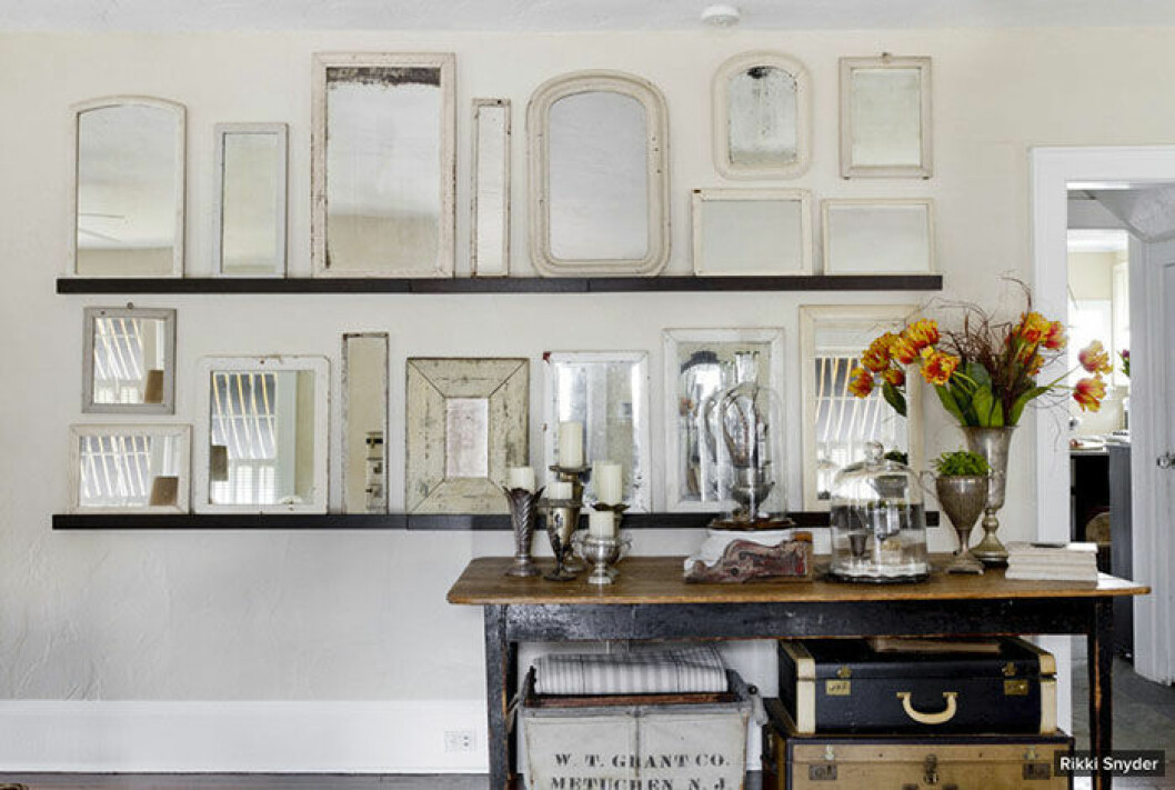 Foto: <a href="http://www.lookslikewhite.com/blog/2014/4/24/inspired-collections.html">Rikki Snyder</a> 700_mirror_wall_april2414-3