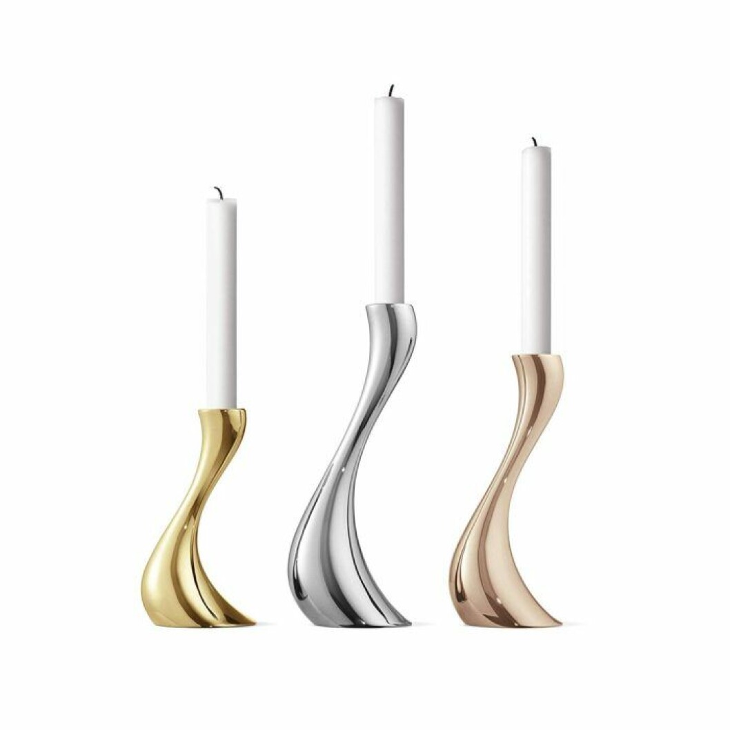 Satsa på ett set med ljusstakar i mixade uttryck. Som dessa från Georg Jensen.