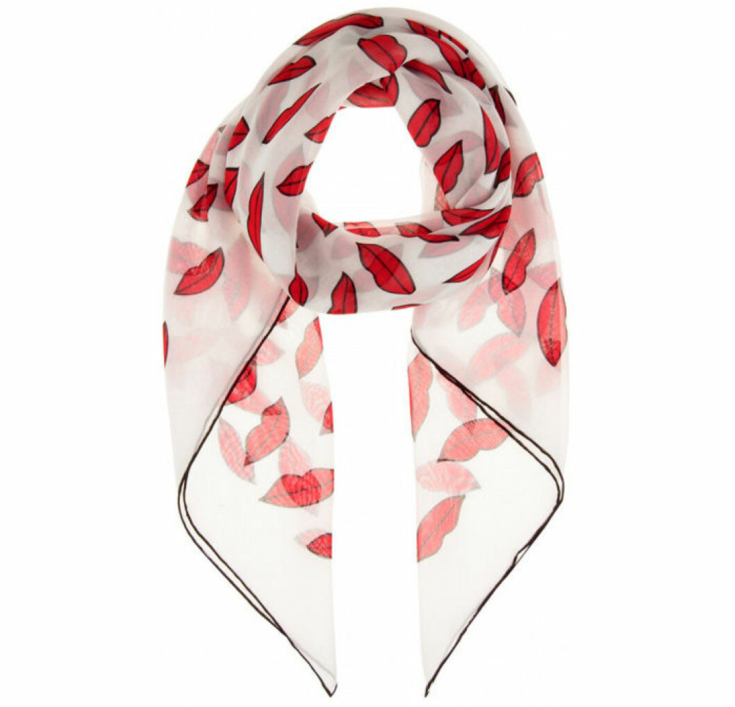 9. Scarf, 2746 kr, Saint Laurent Mytheresa.com