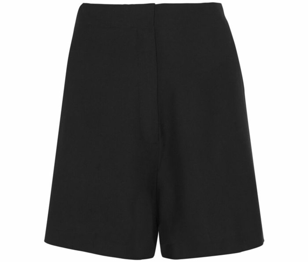 9. Shorts, 2411 kr, Acne stuios Net-a-porter.com