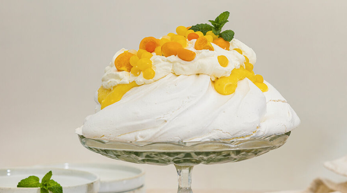 Fluffig pavlova med lemoncurd