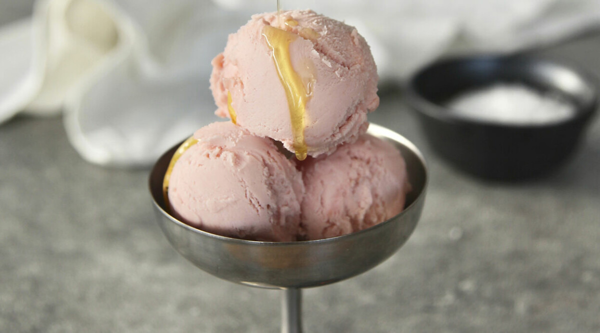 Blodapelsinsorbet med olivolja och flingsalt