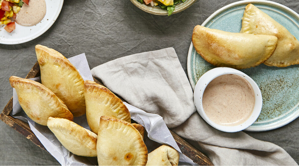 Empanadas med chilimajo och salsa