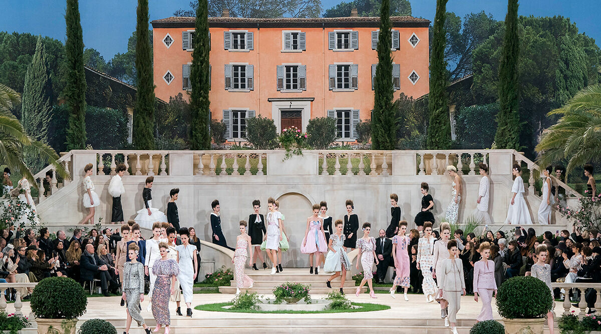 Chanel flyttar in i Grand Palais igen – där husets kanske mest spektakulära visningar ägt rum