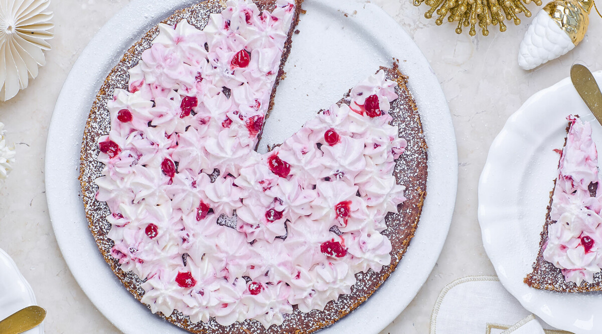 Pepparkakskladdkaka med lingonfrosting