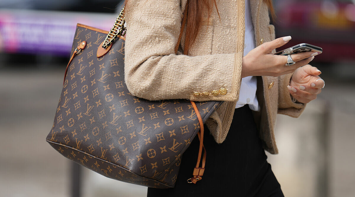 Louis Vuitton gör en nytolkning av den ikoniska väskan Neverfull