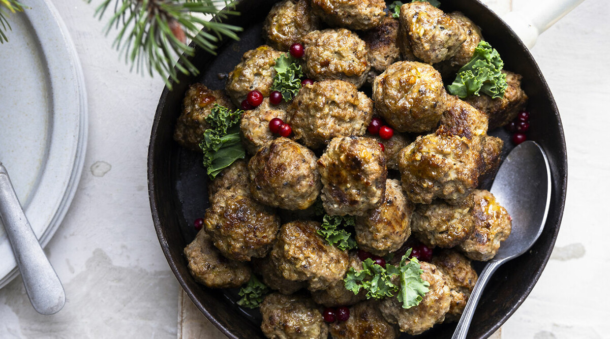 Julens bästa köttbullar med dijon och crème fraiche