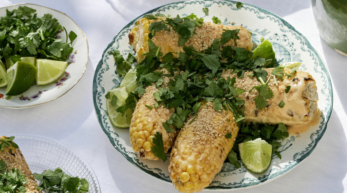 Grillad majs med srirachamajonnäs