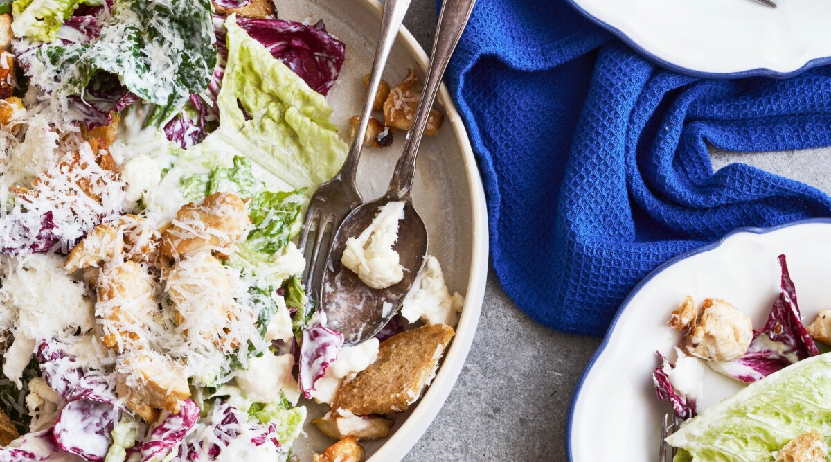 Caesarsallad med blomkål och kyckling