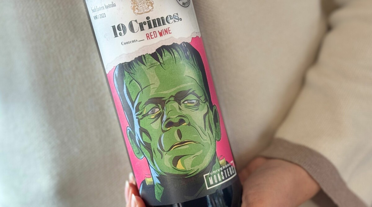 Självlysande Frankensteins monster kliver in i vinvärlden – lagom till Halloween