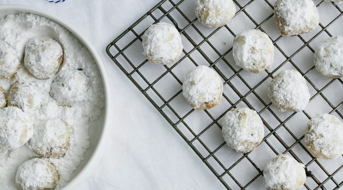 Valnöt- och fikonkakor med florsocker