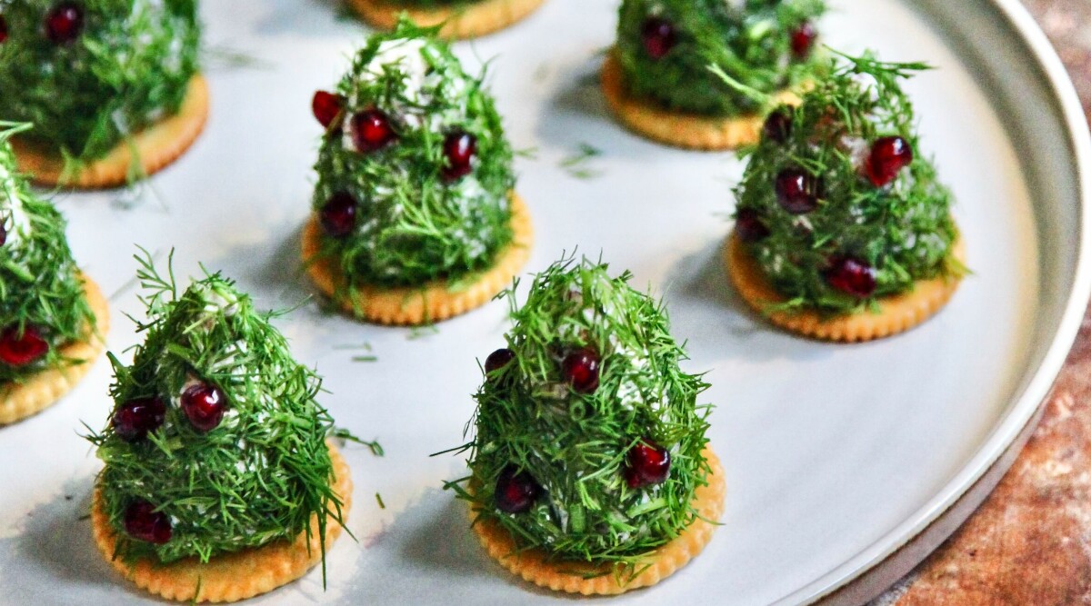 Julgranar med färskost, lax och räkor