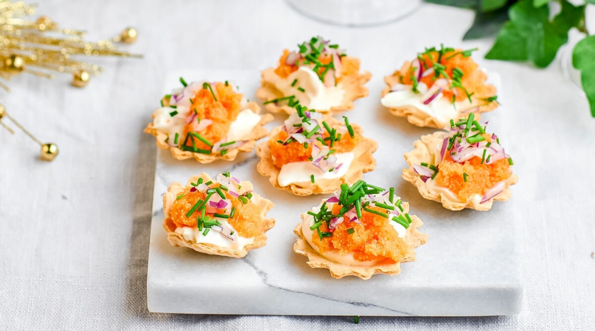 Minitortillas med rom, smetana och rödlök