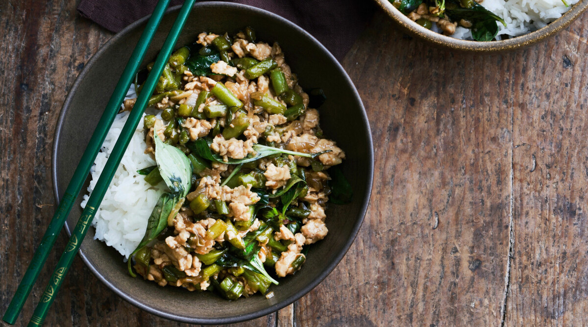 Stir fry spicy chicken med gröna bönor