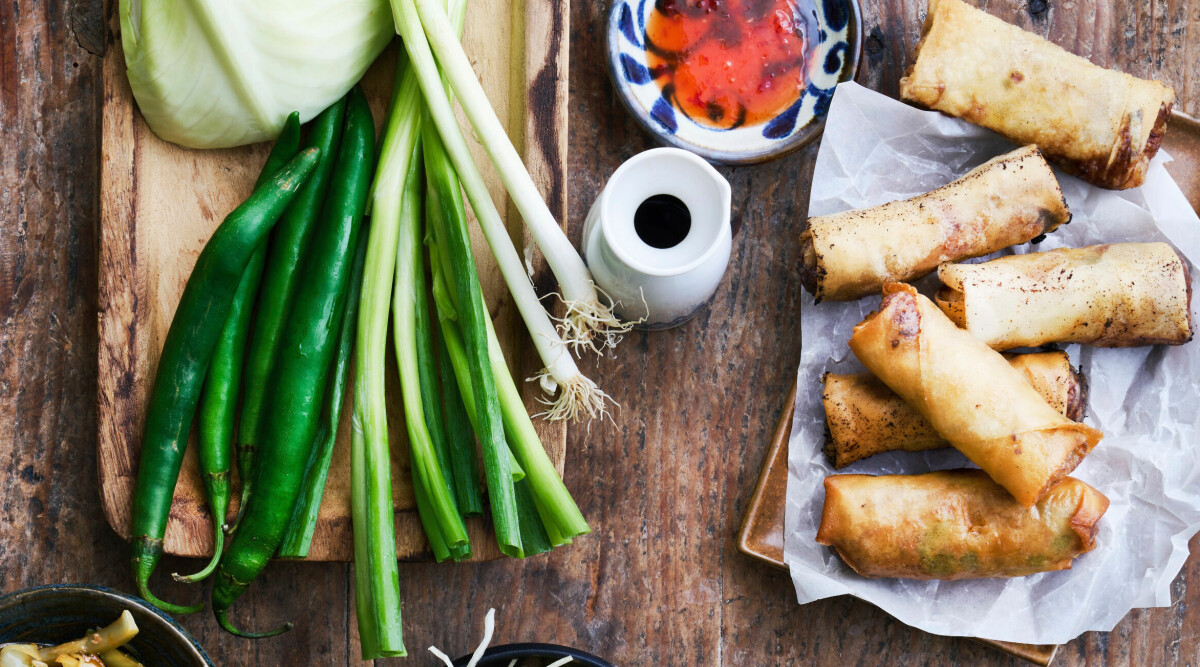 Vårrullar med kålsallad
