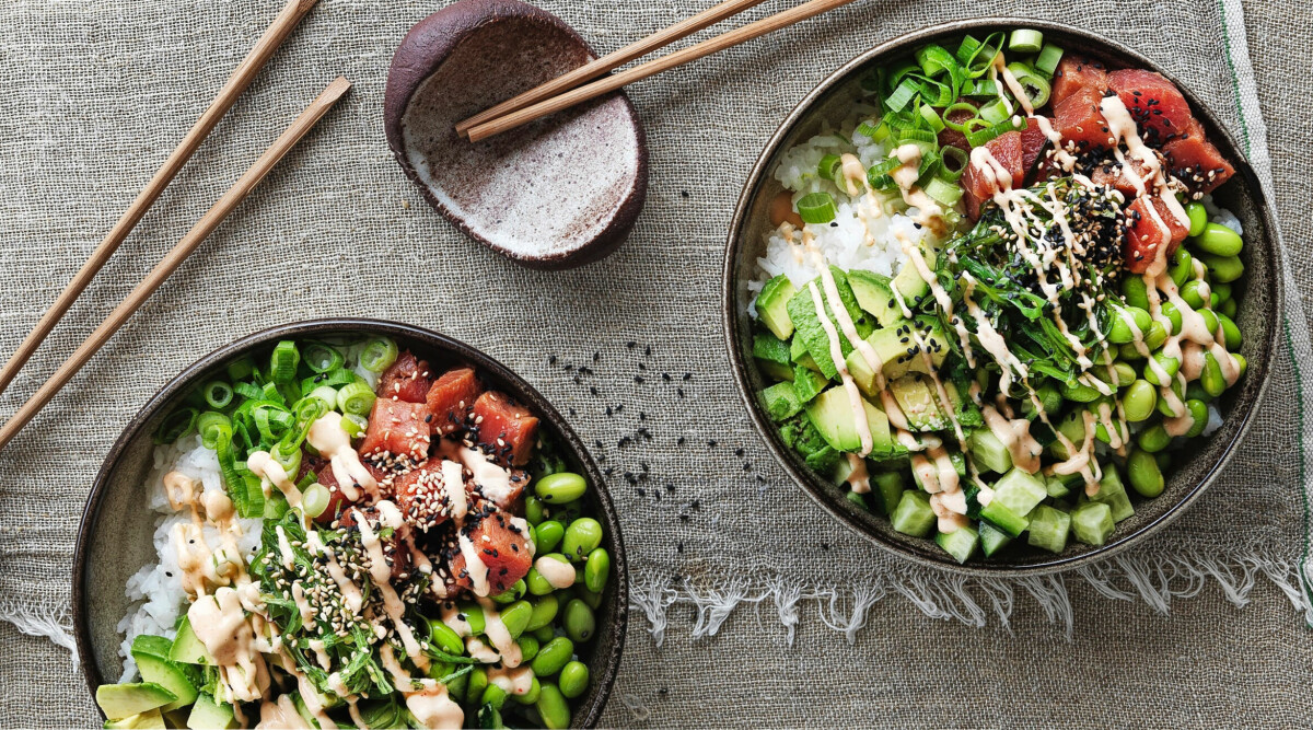 Pokébowl med tonfisk och chili-majo