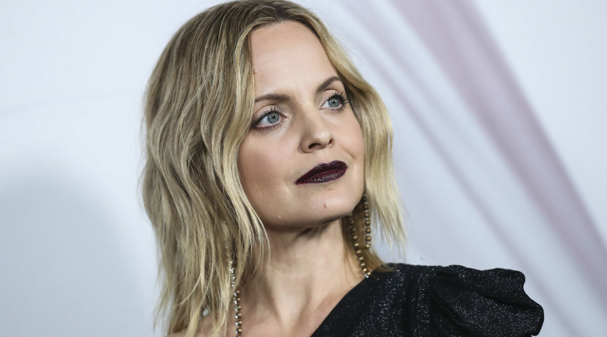 Hollywoodstjärnan Mena Suvari, 41, väntar sitt första barn