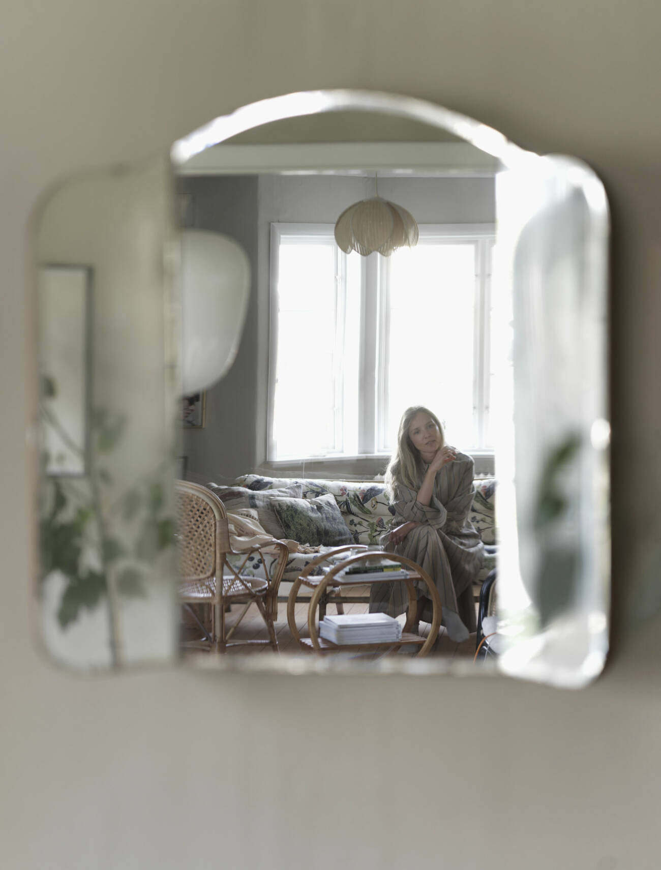 Catarina Skoglunds skärgårdshus på Asperö spegel porträtt