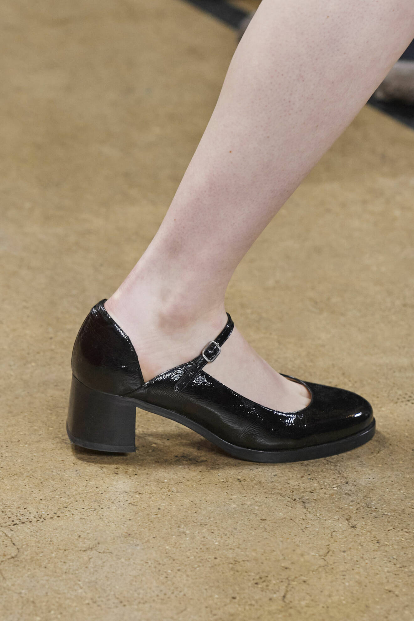 Mary Jane skon är en klassiker som passar perfekt till en romantisk stil.