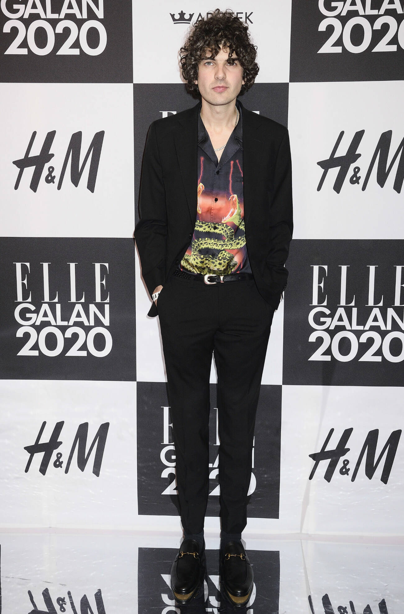 Daniel Hallberg är årets bäst klädda man på ELLE-galan 2020.