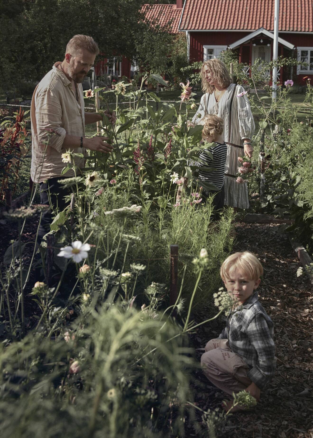 ELLE Decoration Självhushållning Krusenberg odling barn sommar
