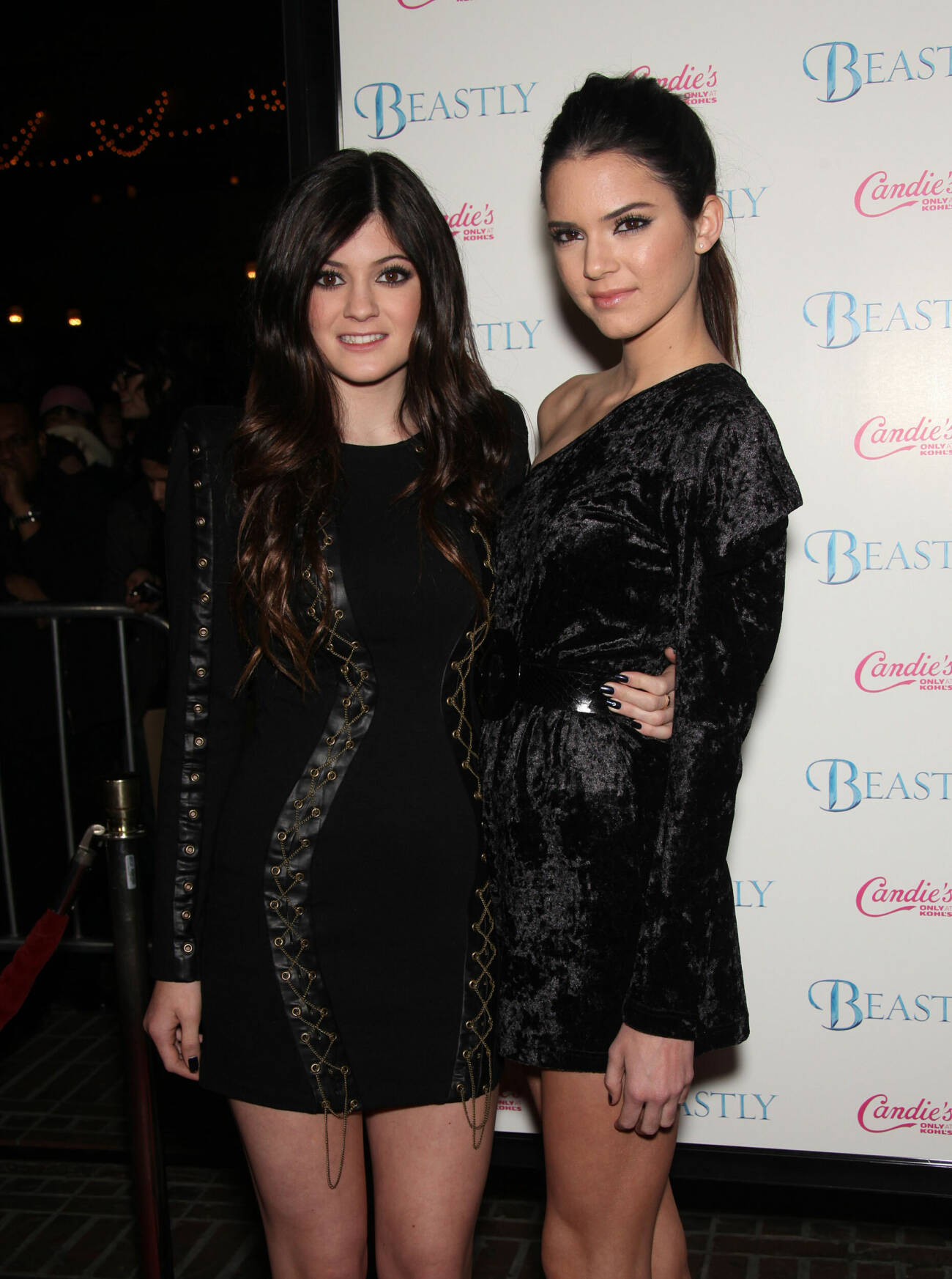 Kylie och Kendall Jenner på röda mattan som tonåringar
