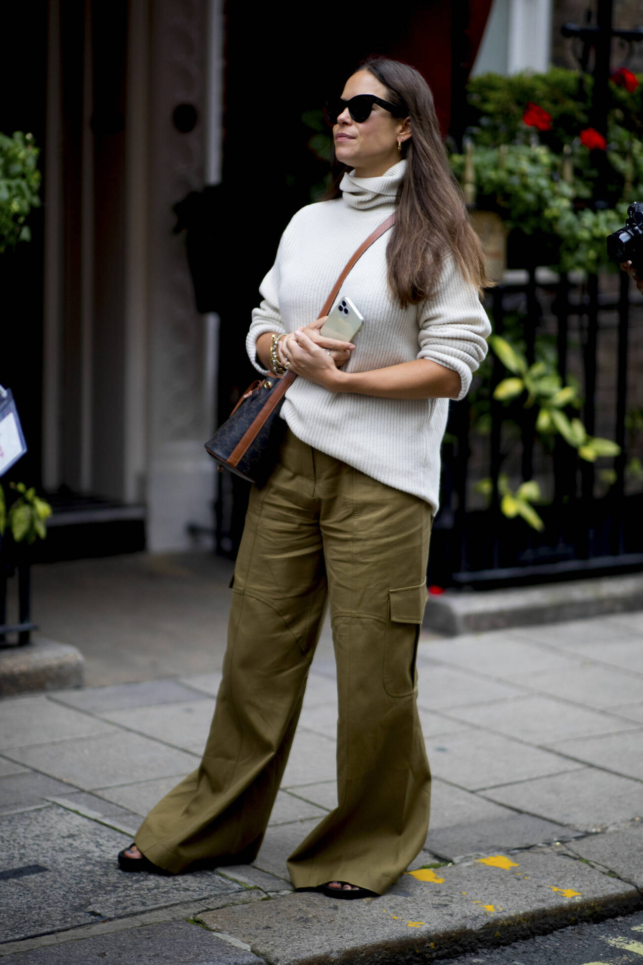 grön kostymbyxa london fashion week streetstyle.
