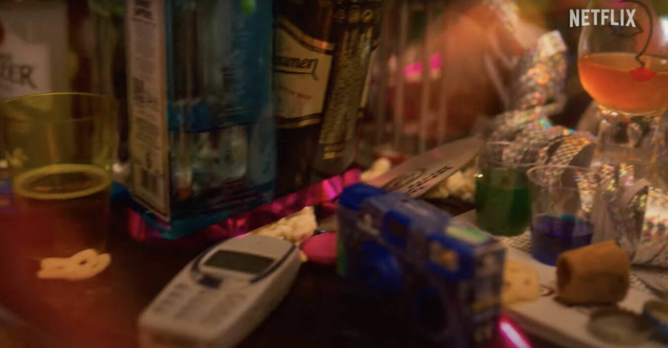 Nokia 3310 på bordet i One more time-filmen