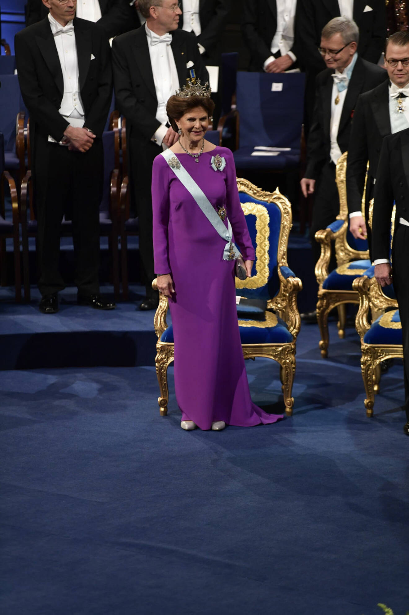 Silvia i lila på Nobel 2017