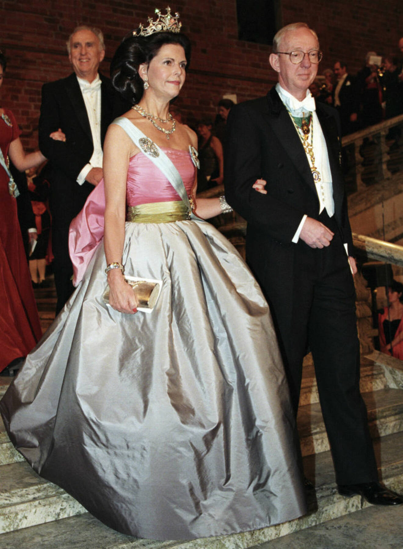 1995 bar Silvia en sidentaftklänning från Nina Ricci