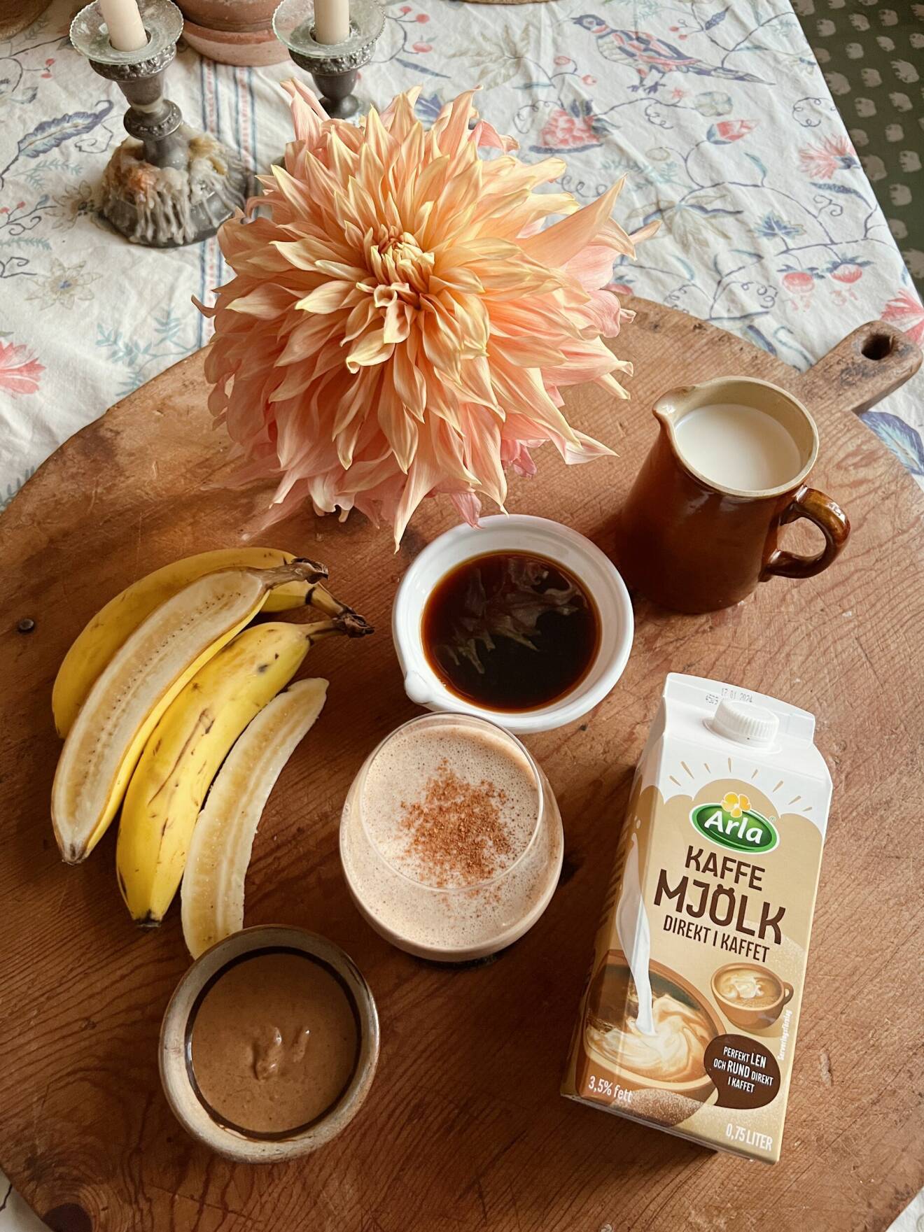 Sofia Wood recept frukost smoothie banan kaffe kanel mjölk mandel god lyxig mättande snabb Arla
