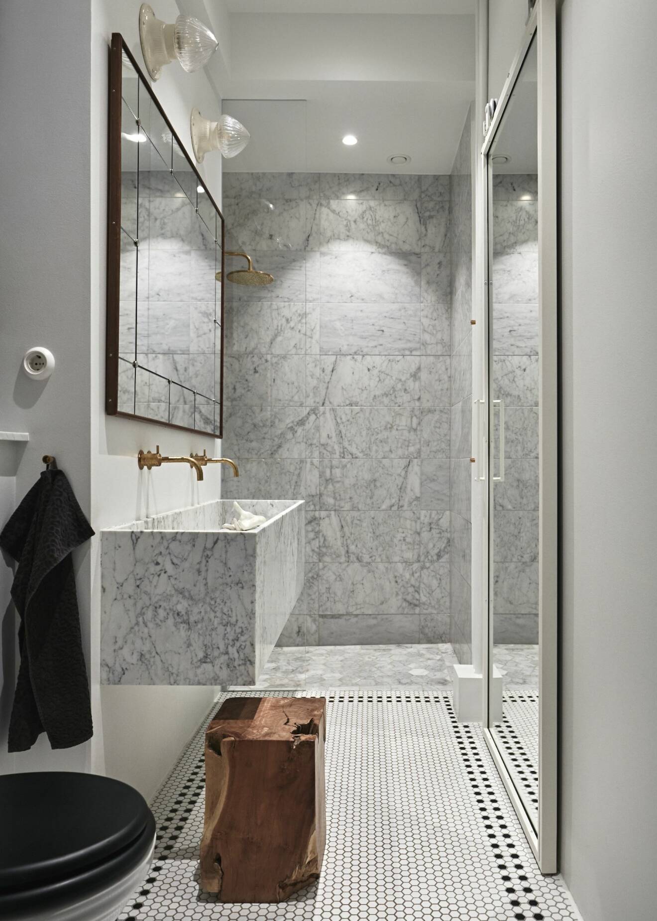 Hemma hos Acnes grundare Tomas Skoging badrum marmor