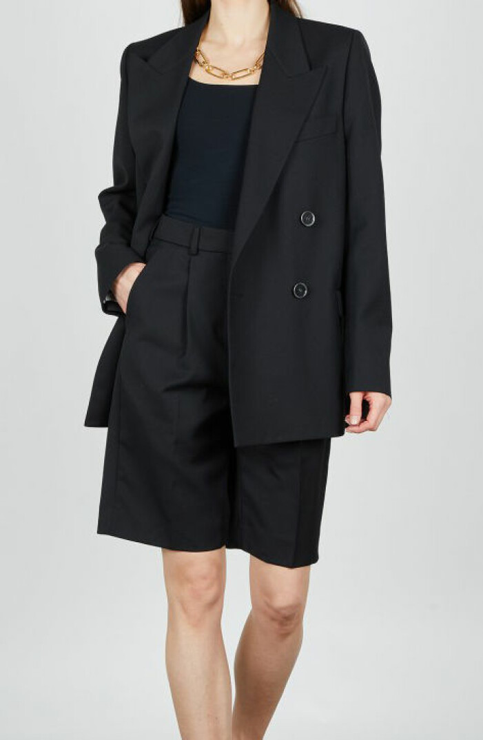 set med kavaj och shorts från acne
