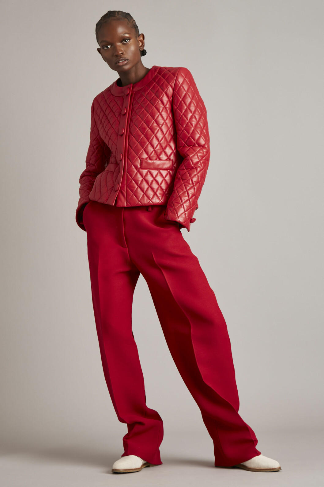 Adam Lippes AW21. Röd kort quiltad jacka
