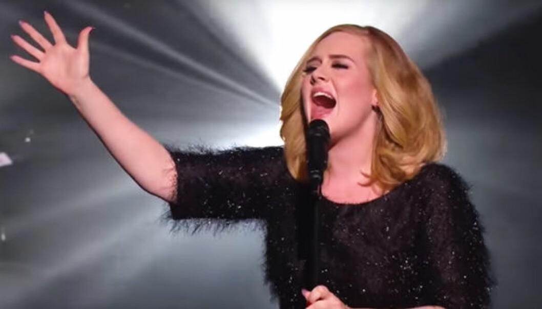 Se när Adele sjunger fel text på konsert – och hanterar det på allra bästa sätt