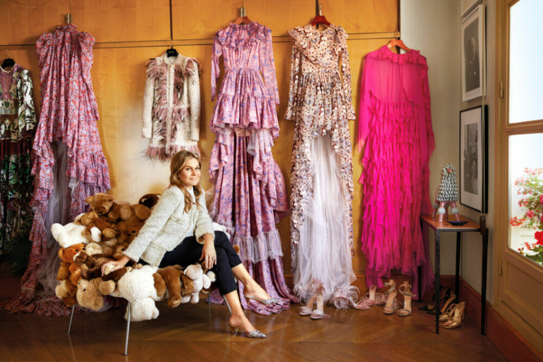Aerin Lauder bland festklänningar i Paris