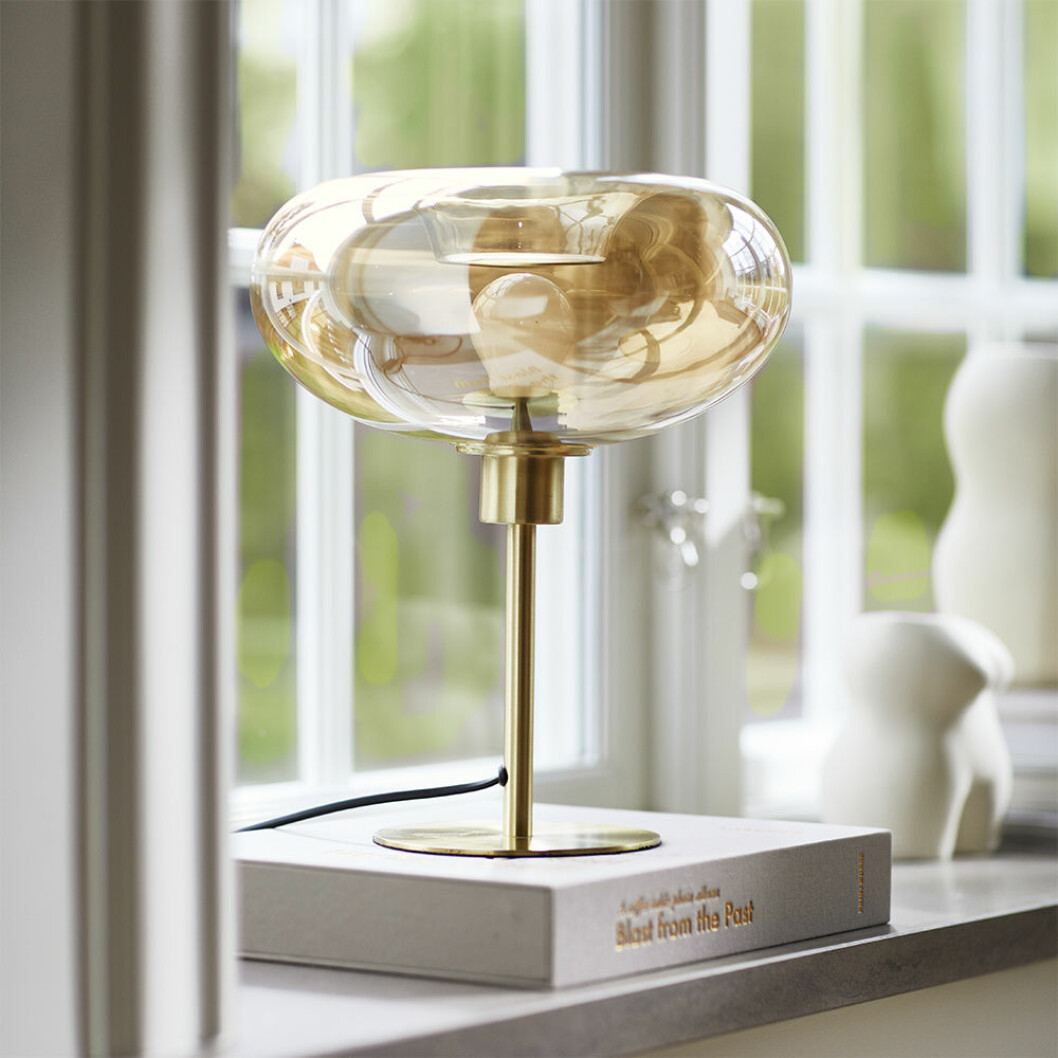 Bordslampa från Åhléns våren 2020