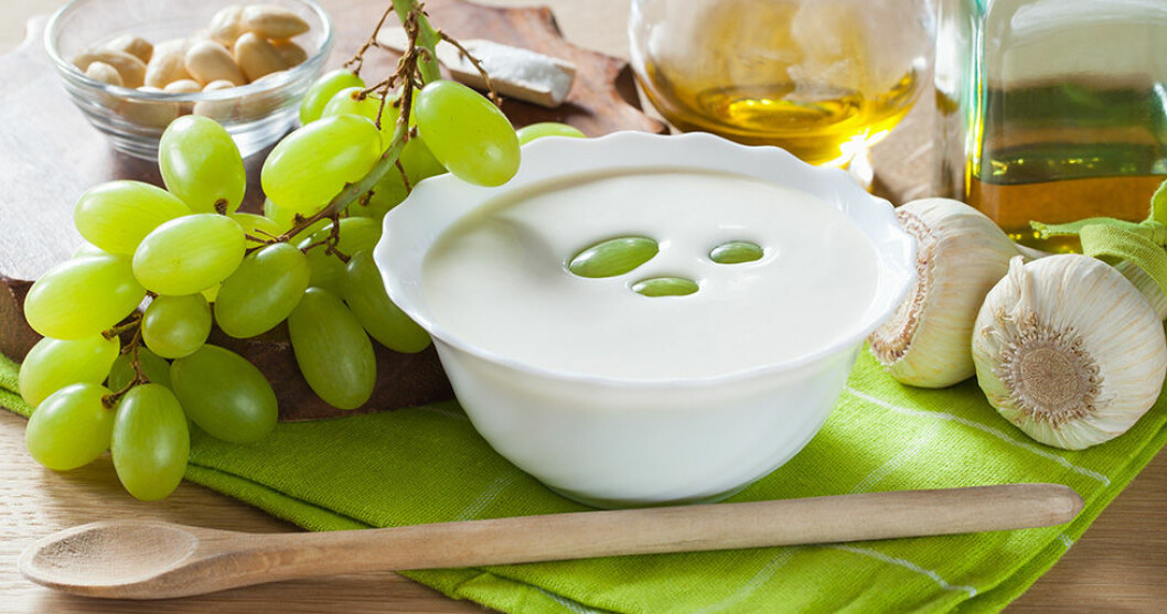 Ajo blanco (mandel- och vitlökssoppa).