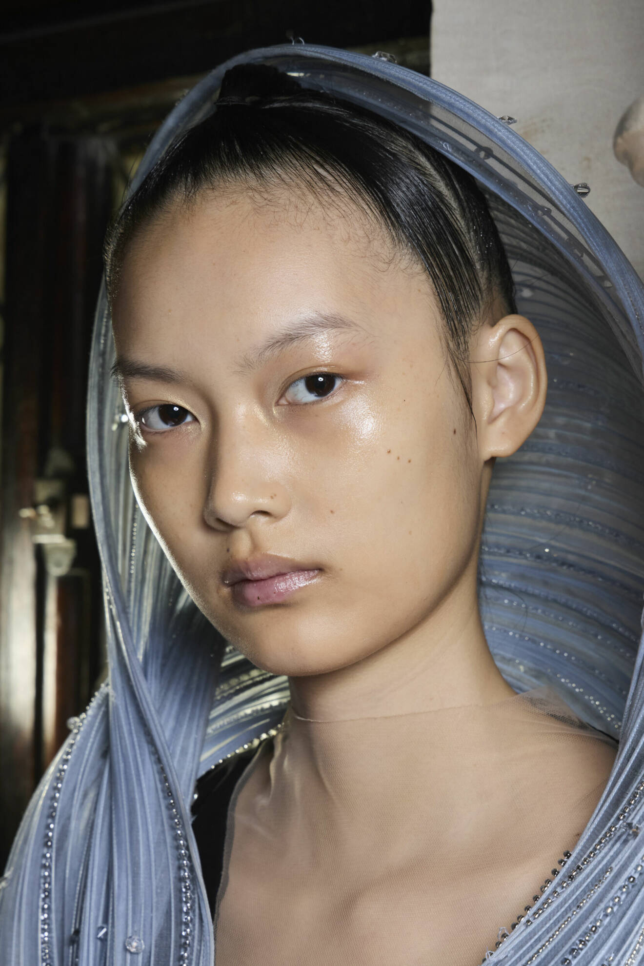 alien skin makeup trend sminktrend 2024
