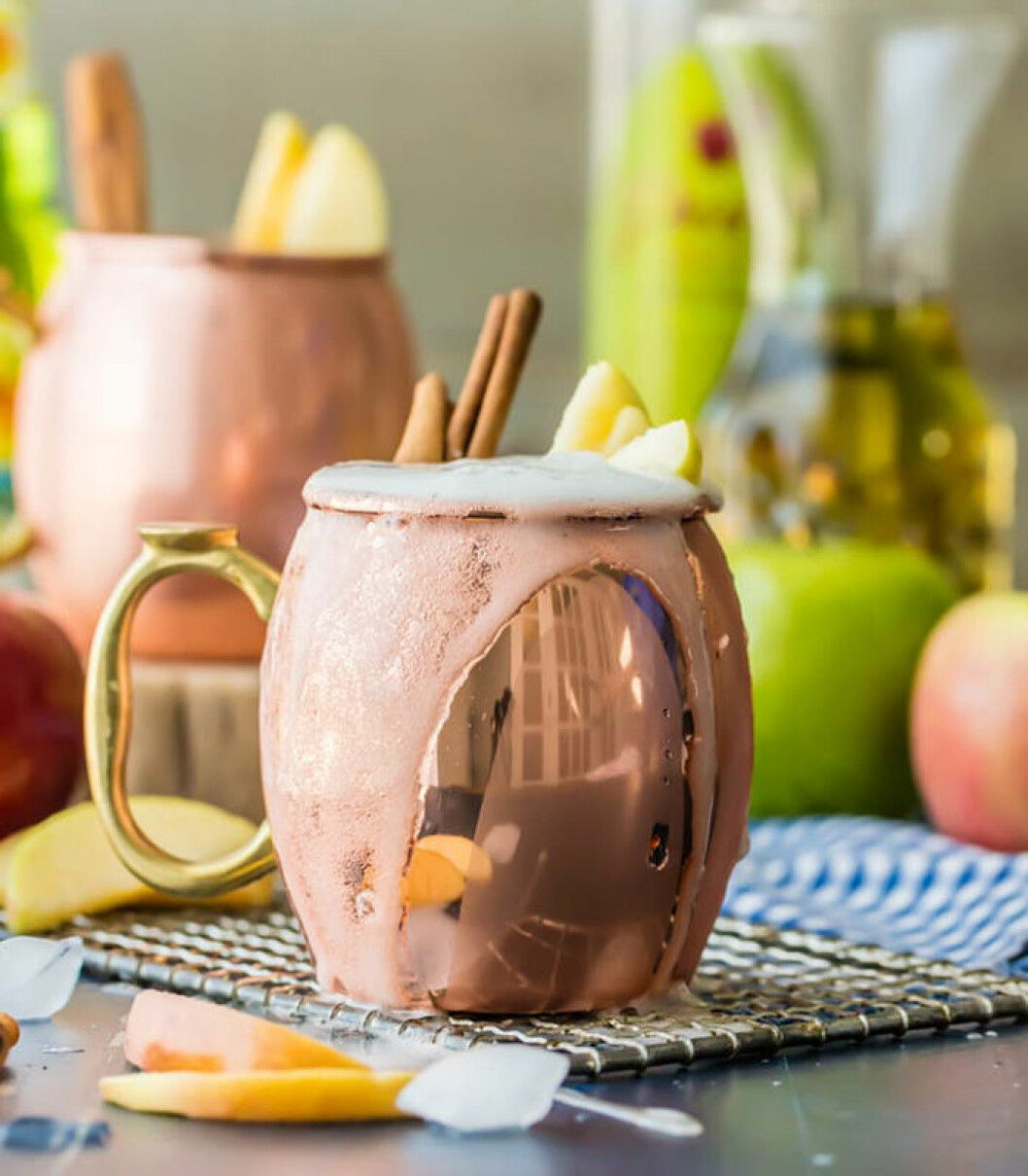 Apple Pie Moscow Mule. Foto: <a href="https://www.thecookierookie.com/apple-pie-moscow-mule/" target="_blank" rel="noopener">The Cookie Rookie </a> Apple Pie Moscow Mule.