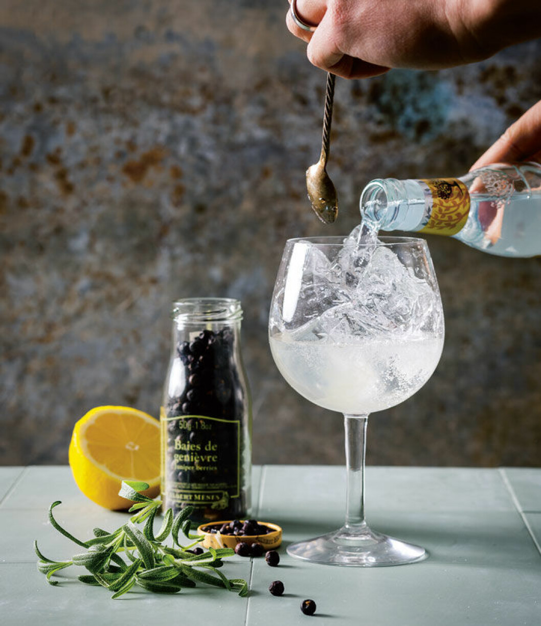 En & Tonic. En & Tonic.