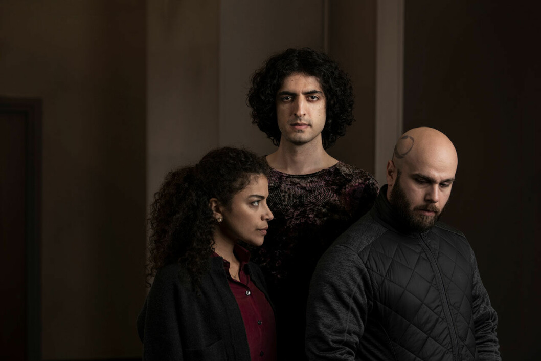Förutom Pernilla August syns Siham Shurafa, Armand Mirpour och Pablo Leiva Wenger i huvudrollerna. Foto: Ola Kjelbye/SVT Allt jag inte minns av Jonas Hassen Khemiri blir tv-serie på SVT. I Huvudrollerna syns Siham Shurafa, Armand Mirpour och Pablo Leiva Wenger