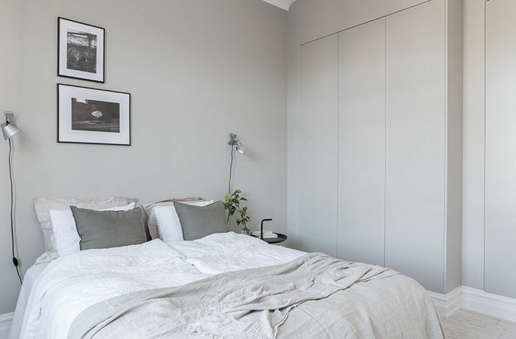 Foto: <a href="http://www.cimek.se/" target="_blank" rel="noopener">Cim Ek</a> för <a href="http://www.alvhemmakleri.se/" target="_blank" rel="noopener">Alvhem mäkleri </a>Styling: <a href="https://www.sarahwidman.se/" target="_blank" rel="noopener">Sarah Widman</a>, <a href="https://sundlingkicken.residencemagazine.se/" target="_blank" rel="noopener">Evalotta Sundling och Elin Kicken</a> Grå inredning