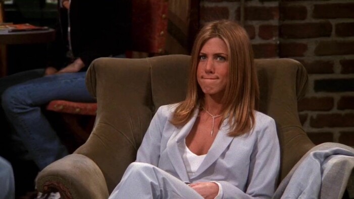 Rachel Green i kostym i blå pastell